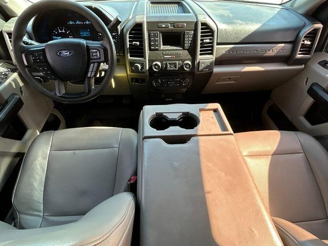 Photo of 2017 Oxford White Ford F-250