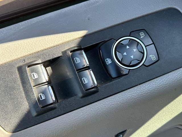 Photo of 2017 Oxford White Ford F-250