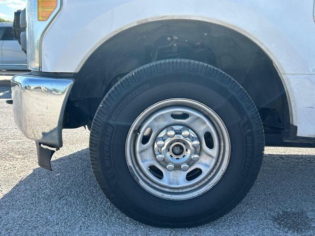 Photo of 2017 Oxford White Ford F-250