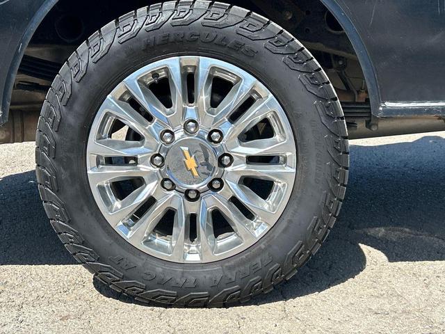 Photo of 2023 Summit White Chevrolet Silverado 2500