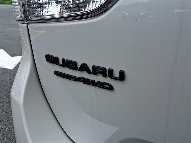 Photo of 2023 Crystal White Pearl Subaru Forester