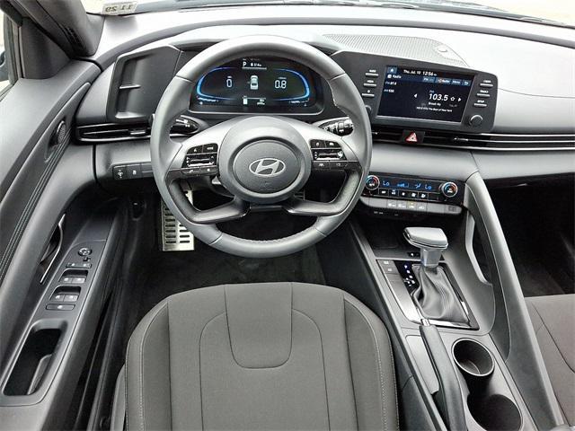 Photo of 2025 Ecotronic Gray Hyundai ELANTRA