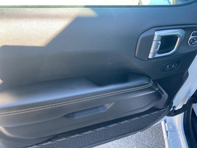 Photo of 2024 Bright White Clearcoat Jeep Wrangler