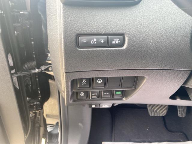Photo of 2022 Magnetic Black Pearl Nissan Rogue Sport