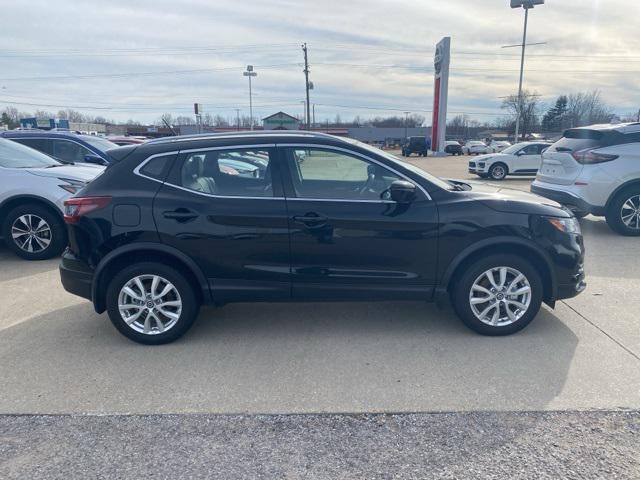 Photo of 2022 Magnetic Black Pearl Nissan Rogue Sport