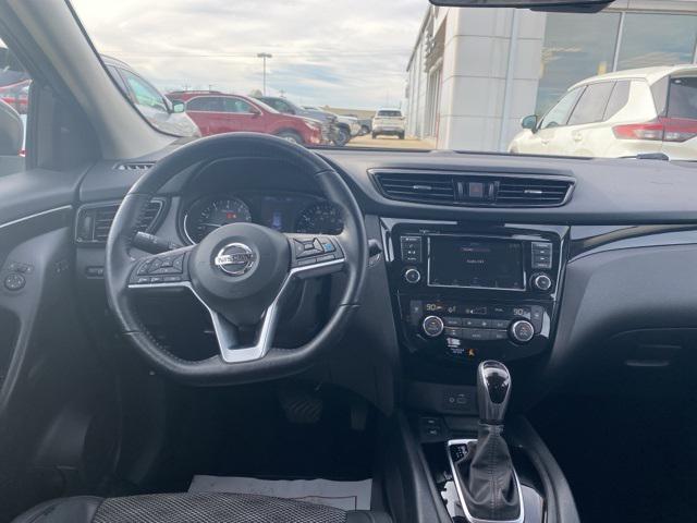 Photo of 2022 Magnetic Black Pearl Nissan Rogue Sport