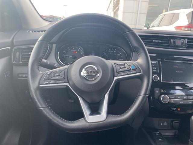 Photo of 2022 Magnetic Black Pearl Nissan Rogue Sport