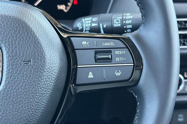 Photo of 2026 Platinum White Pearl Honda HR-V