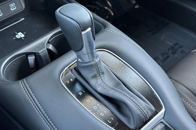 Photo of 2026 Platinum White Pearl Honda HR-V
