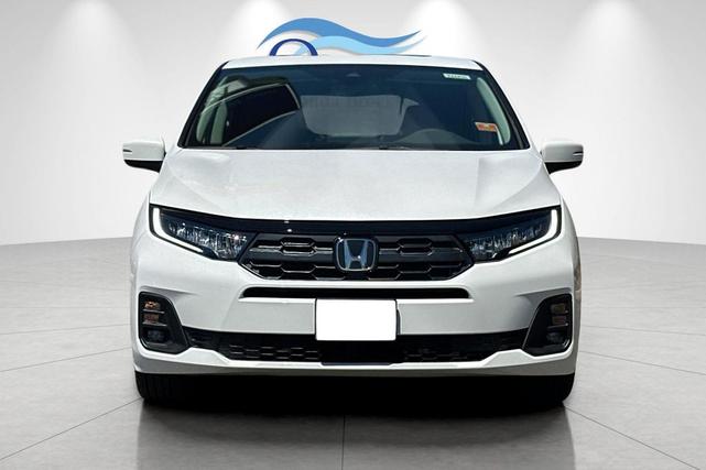 Photo of 2025 Platinum White Pearl Honda Odyssey