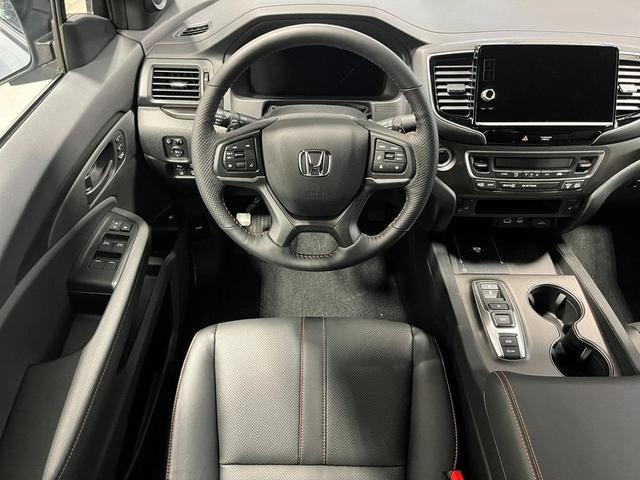 Photo of 2025 Platinum White Pearl Honda Ridgeline