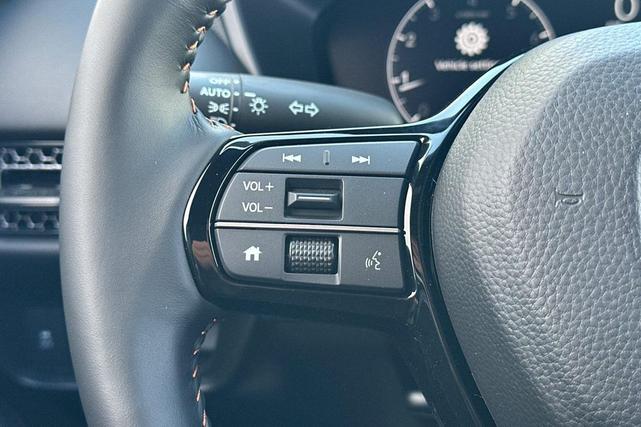 Photo of 2026 Platinum White Pearl Honda HR-V