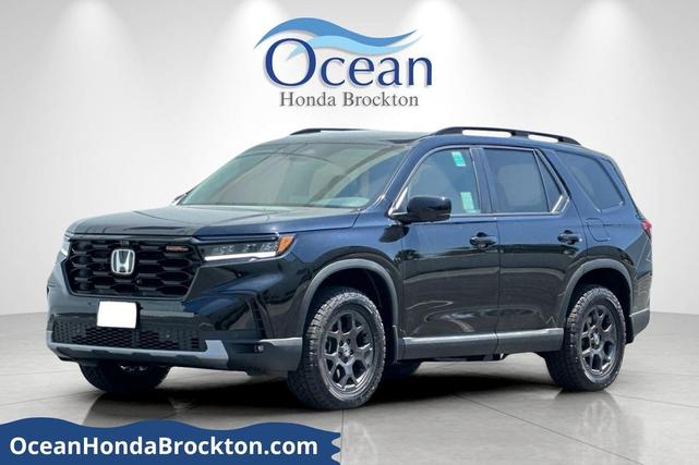 Photo of 2025 Crystal Black Pearl Honda Pilot