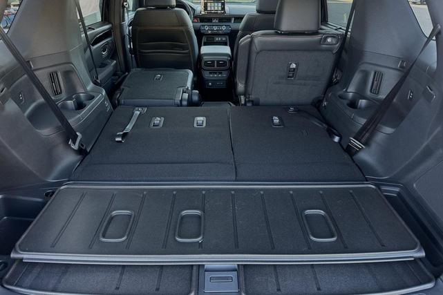 Photo of 2025 Crystal Black Pearl Honda Pilot