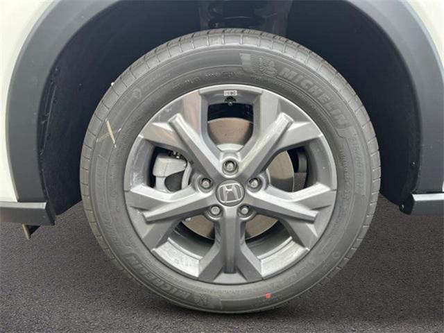 Photo of 2026 Platinum White Pearl Honda HR-V
