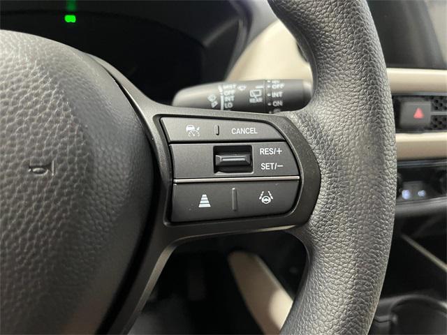 Photo of 2026 Platinum White Pearl Honda HR-V