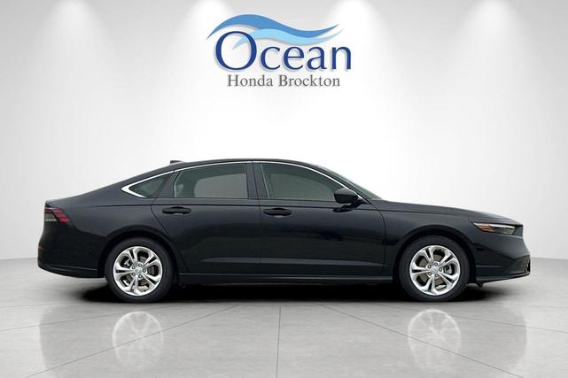 Photo of 2025 Crystal Black Pearl Honda Accord
