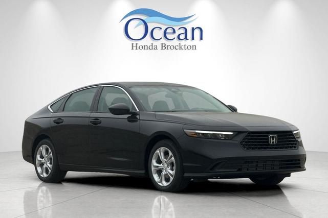 Photo of 2025 Crystal Black Pearl Honda Accord