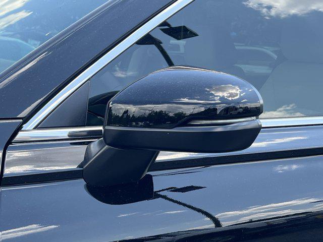 Photo of 2026 Crystal Black Pearl Honda CR-V
