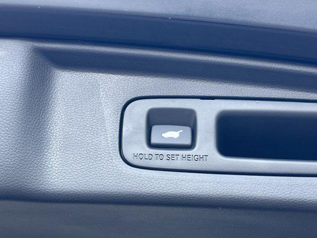 Photo of 2026 Crystal Black Pearl Honda CR-V