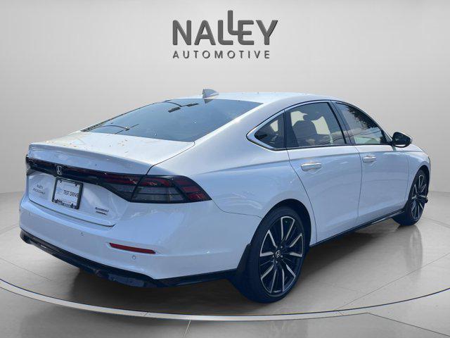 Photo of 2025 Platinum White Pearl Honda Accord Hybrid