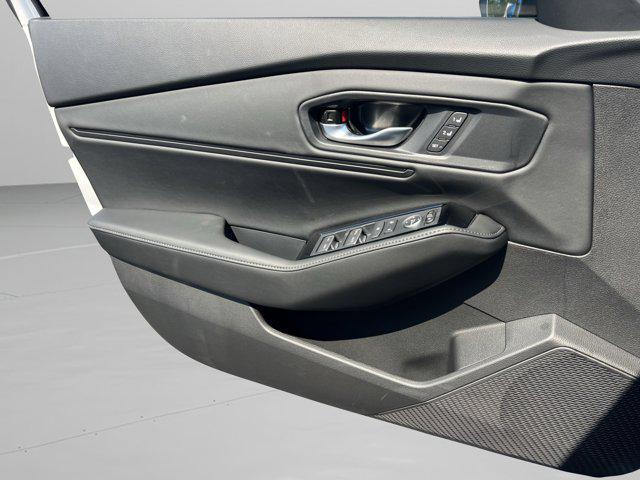Photo of 2025 Platinum White Pearl Honda Accord Hybrid