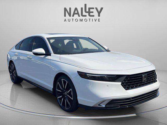 Photo of 2025 Platinum White Pearl Honda Accord Hybrid