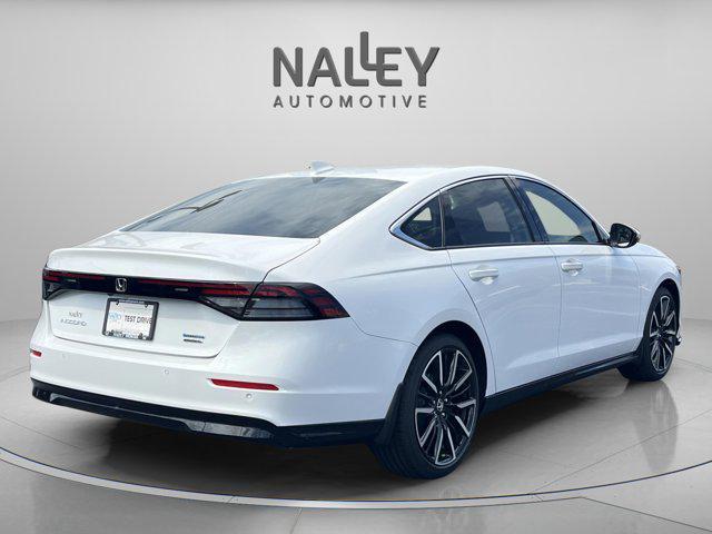Photo of 2025 Platinum White Pearl Honda Accord Hybrid