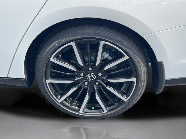 Photo of 2025 Platinum White Pearl Honda Accord Hybrid