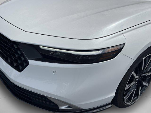 Photo of 2025 Platinum White Pearl Honda Accord Hybrid