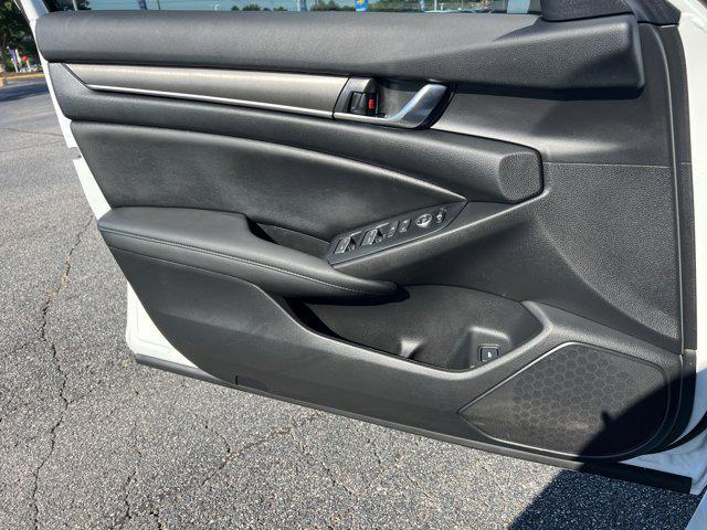 Photo of 2021 Lunar Silver Metallic Honda Accord