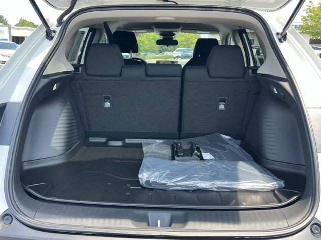 Photo of 2026 Platinum White Pearl Honda HR-V