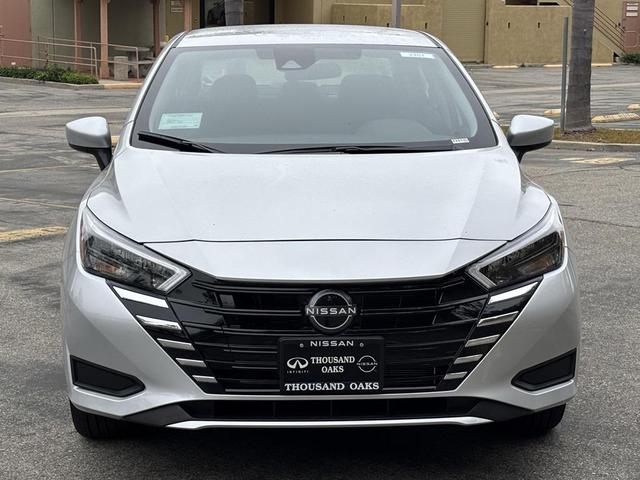 Photo of 2025 Brilliant Silver Metallic Nissan Versa