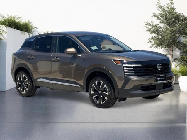 Photo of 2025 Canyon Bronze Metallic Nissan Kicks