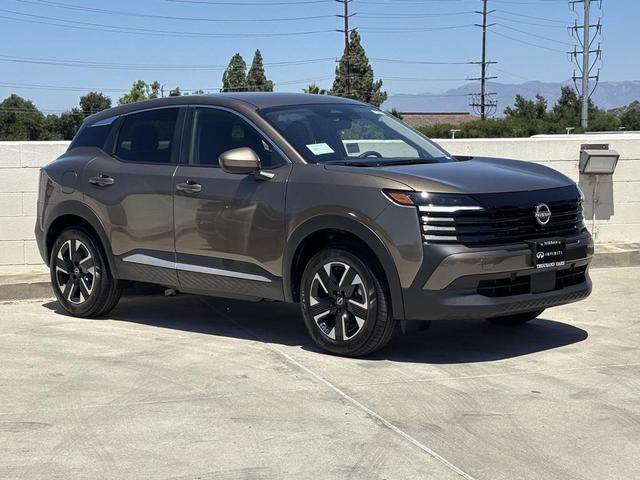 Photo of 2025 Canyon Bronze Metallic Nissan Kicks