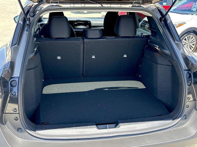 Photo of 2025 Canyon Bronze Metallic Nissan Kicks