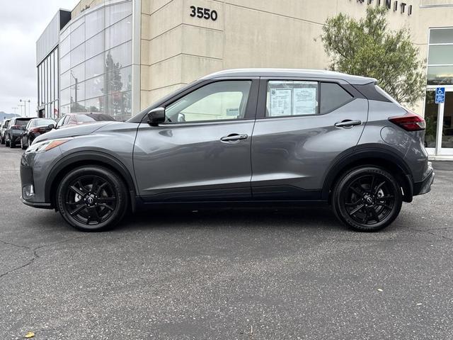 Photo of 2024 Gun Metallic Nissan Kicks