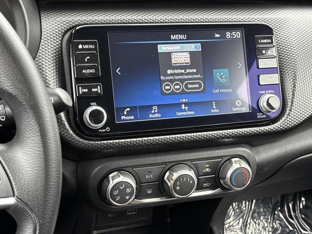 Photo of 2024 Gun Metallic Nissan Kicks