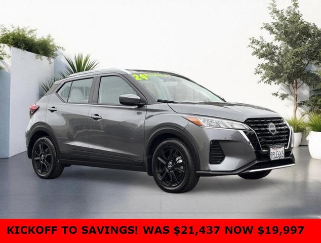 Photo of 2024 Gun Metallic Nissan Kicks