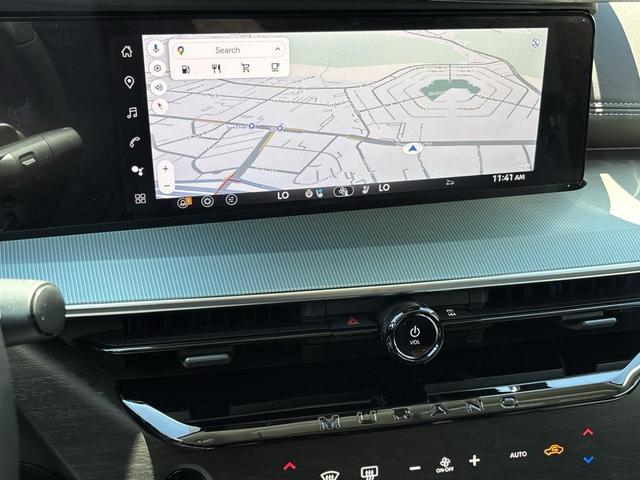 Photo of 2025 Everest White Pearl Tricoat/Super Black Nissan Murano