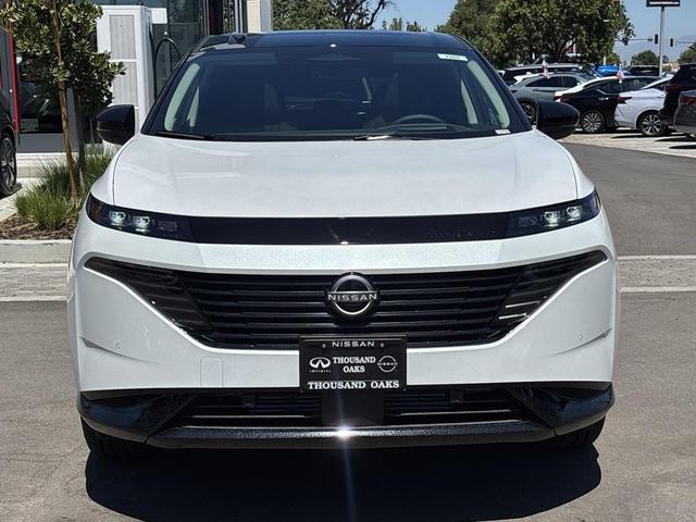Photo of 2025 Everest White Pearl Tricoat/Super Black Nissan Murano