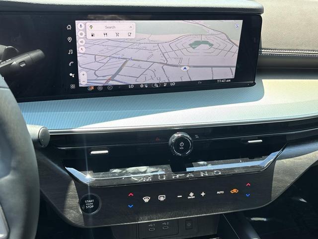 Photo of 2025 Everest White Pearl Tricoat/Super Black Nissan Murano