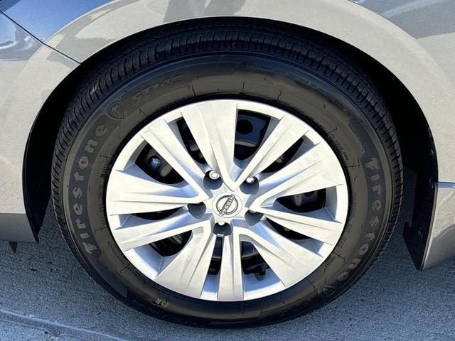 Photo of 2025 Gun Metallic Nissan Sentra