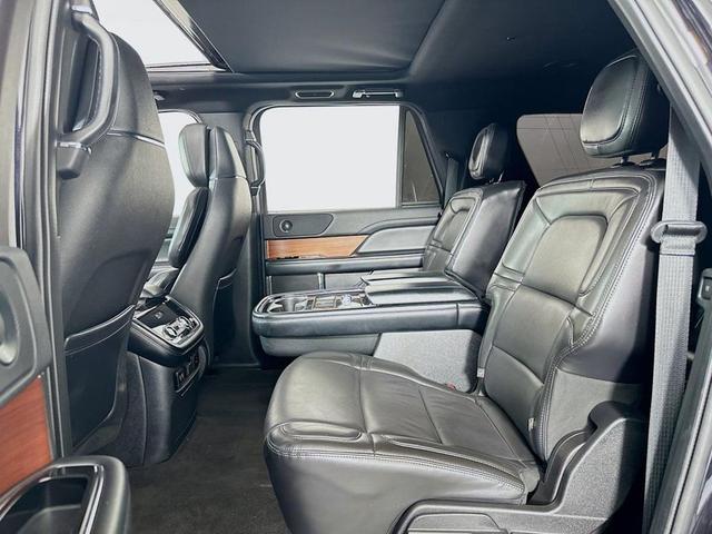 Photo of 2020 Infinite Black Lincoln Navigator