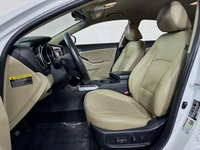 Photo of 2013 Snow White Pearl Kia Optima