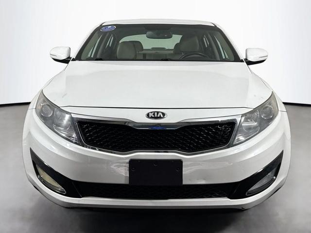 Photo of 2013 Snow White Pearl Kia Optima