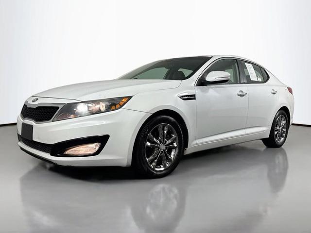 Photo of 2013 Snow White Pearl Kia Optima