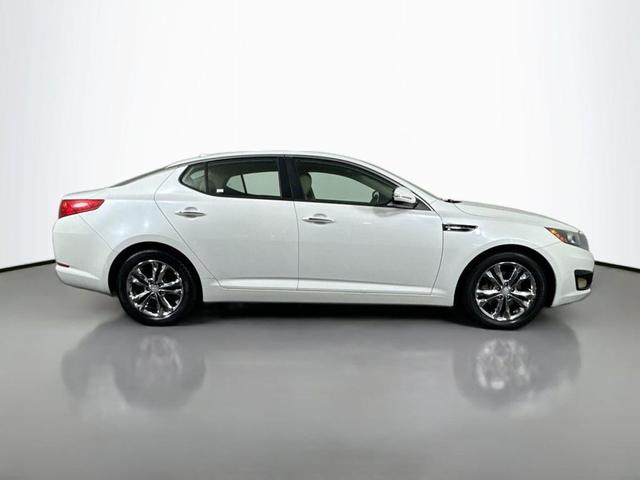 Photo of 2013 Snow White Pearl Kia Optima