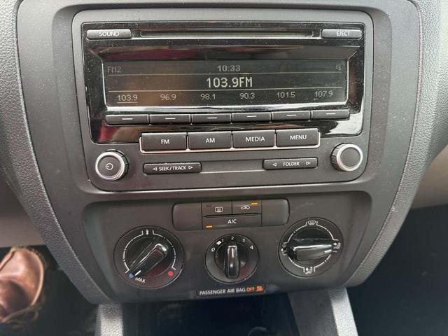 Photo of 2014 TAN Volkswagen Jetta
