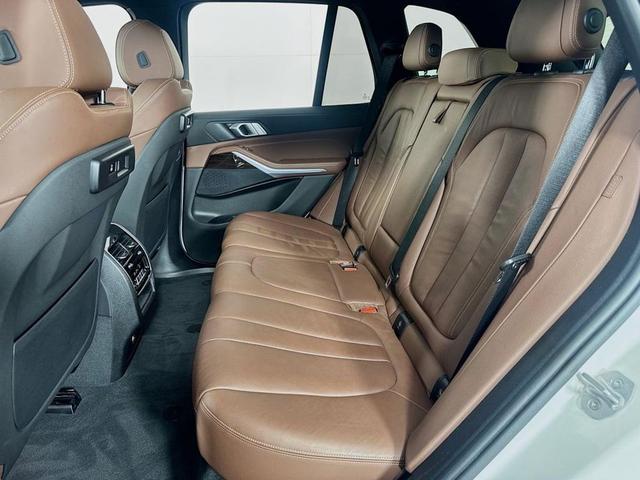 Photo of 2019 Alpine White BMW X5